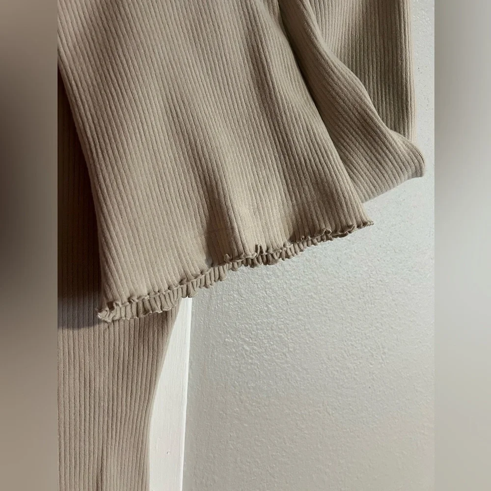 Good American L/XL Flared Beige Ribbed Pants w Elastic Waist and detailed hem - Picture 9 of 13